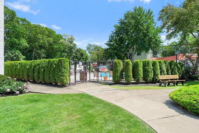 410 Fellsview Terrace 415, Stoneham, MA 02180