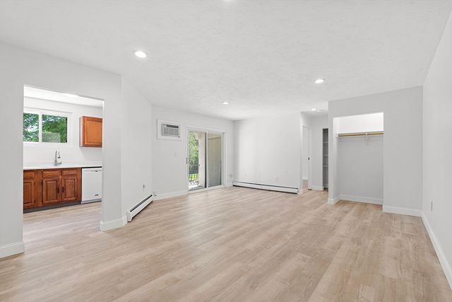 410 Fellsview Terrace 415, Stoneham, MA 02180