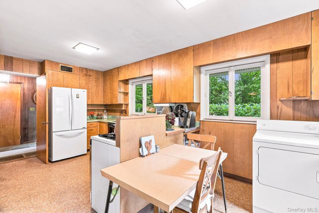 21 Seely Place, Scarsdale, NY 10583