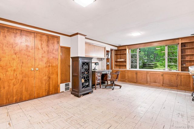 21 Seely Place, Scarsdale, NY 10583