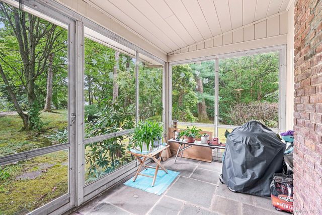 21 Seely Place, Scarsdale, NY 10583