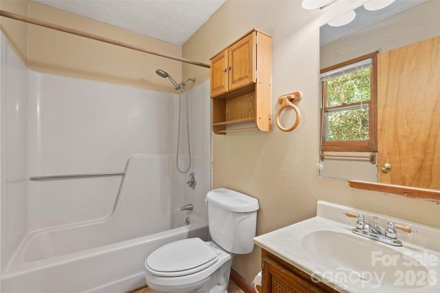 107 Pretty View Lane, Waynesville, NC 28786