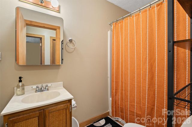 107 Pretty View Lane, Waynesville, NC 28786