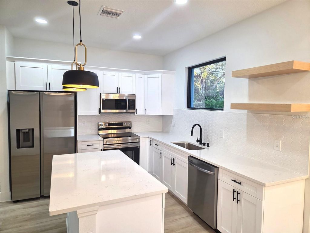 Image 6 of property listing at 2588 HEMET STREET, North Port, FL 34288