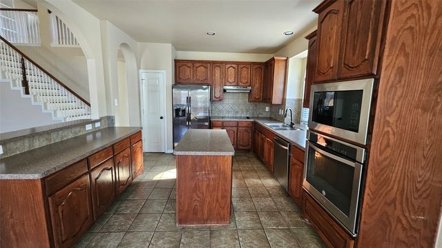 11701 Pheasant Creek Drive, Fort Worth, TX 76244