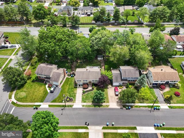 42 REGENT RD, Cherry Hill, NJ 08003