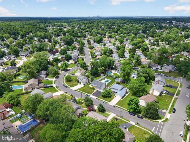 42 REGENT RD, Cherry Hill, NJ 08003