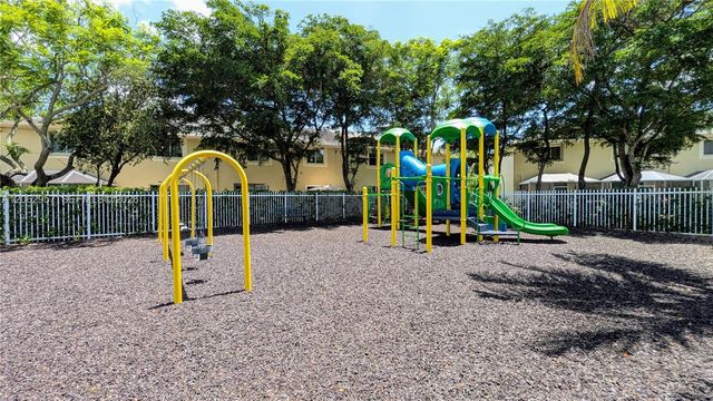 2231 N Cordoba Bend, Weston, FL 33327