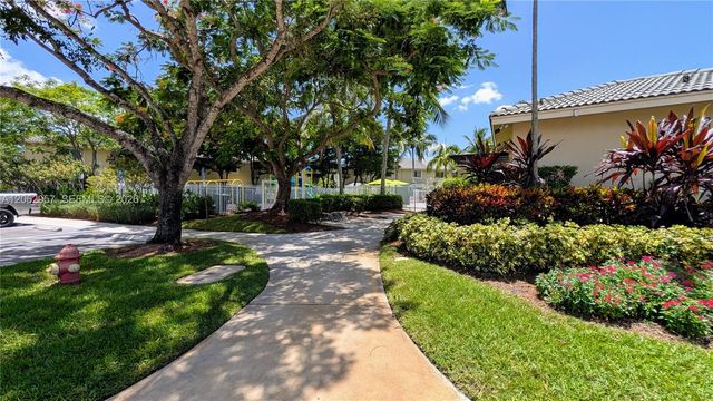 2231 N Cordoba Bend, Weston, FL 33327