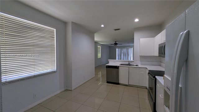 2231 N Cordoba Bend, Weston, FL 33327
