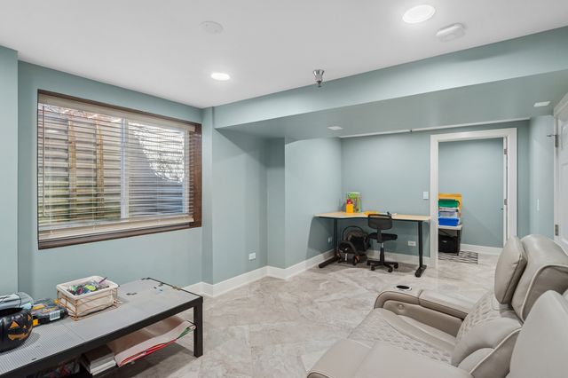 1772 Lancaster Way, Northbrook, IL 60062