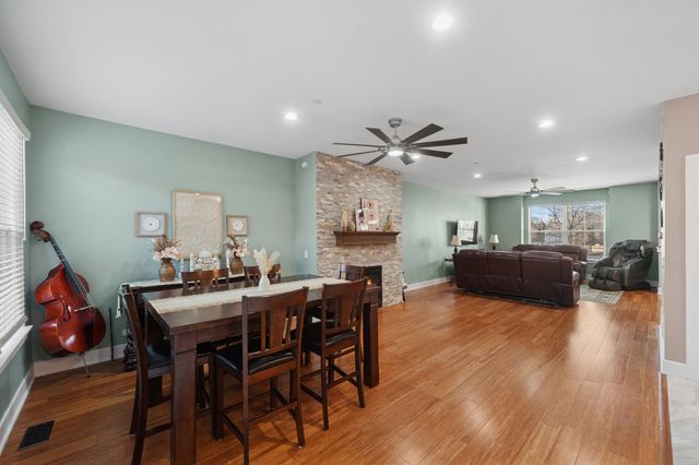 1772 Lancaster Way, Northbrook, IL 60062