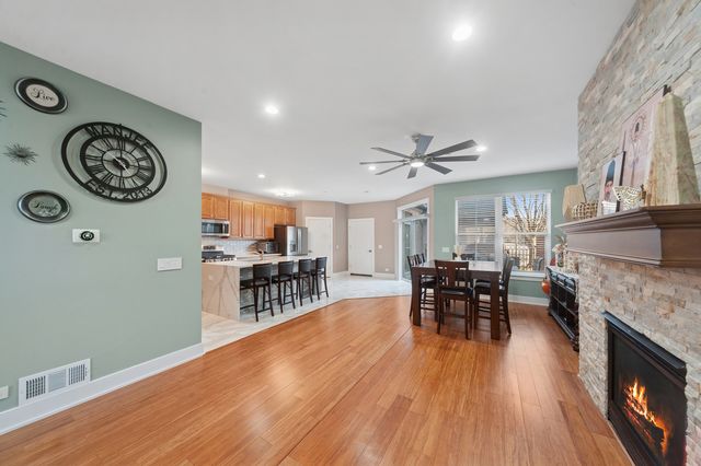 1772 Lancaster Way, Northbrook, IL 60062