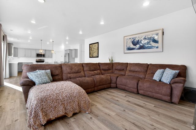 2429 W 2900 N, Farr West, UT 84404