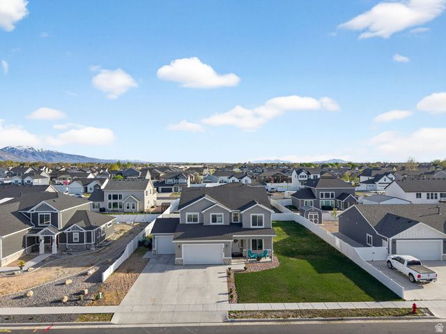 2429 W 2900 N, Farr West, UT 84404