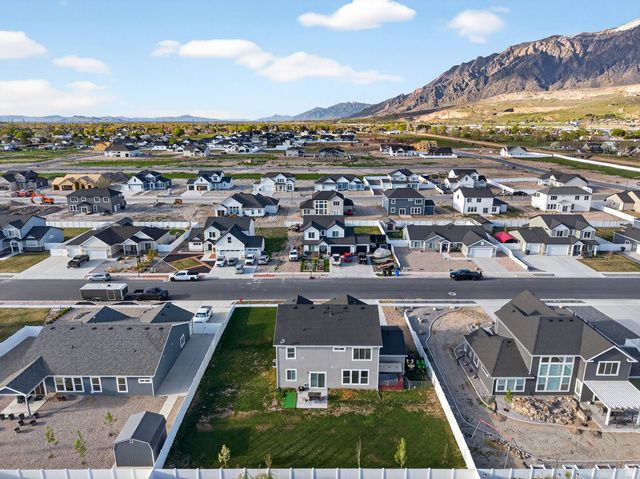 2429 W 2900 N, Farr West, UT 84404