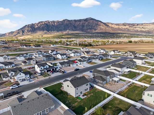 2429 W 2900 N, Farr West, UT 84404