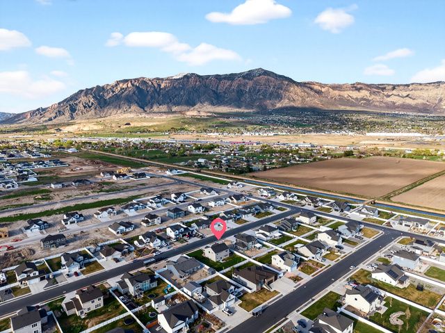 2429 W 2900 N, Farr West, UT 84404