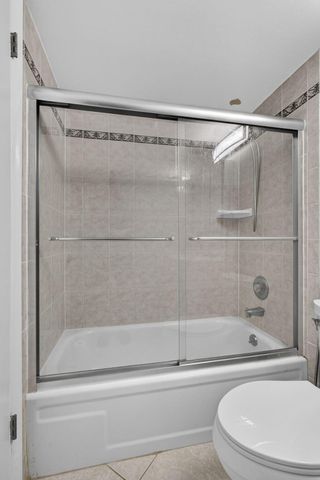 127 Chatham F, West Palm Beach, FL 33417