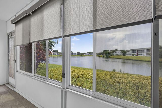 127 Chatham F, West Palm Beach, FL 33417