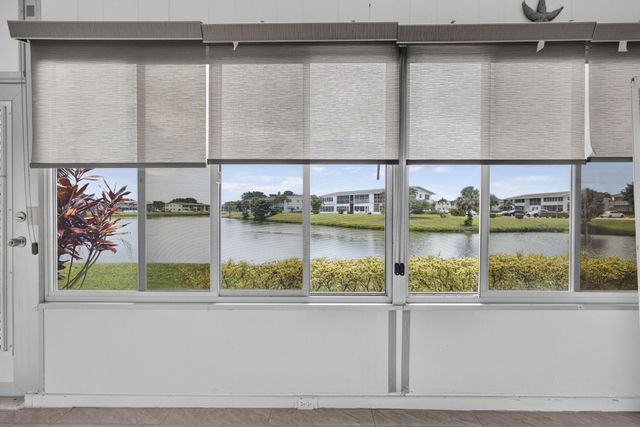 127 Chatham F, West Palm Beach, FL 33417