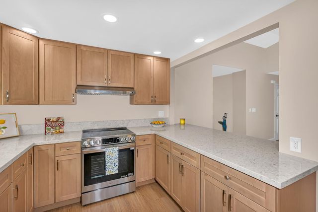 825 E Decatur Avenue, Fresno, CA 93720