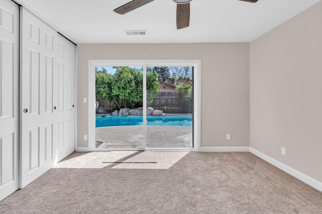 825 E Decatur Avenue, Fresno, CA 93720