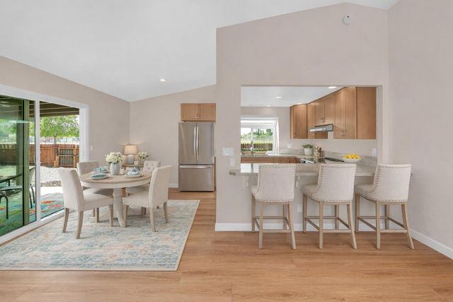 825 E Decatur Avenue, Fresno, CA 93720