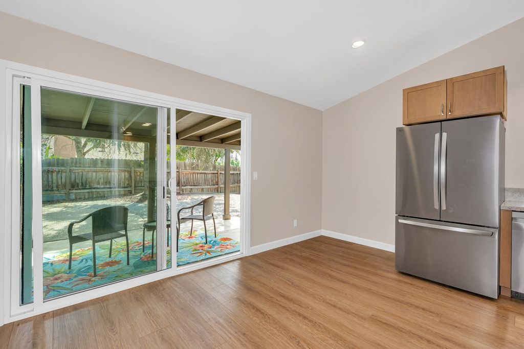 Image 13 of property listing at 825 E Decatur Avenue, Fresno, CA 93720