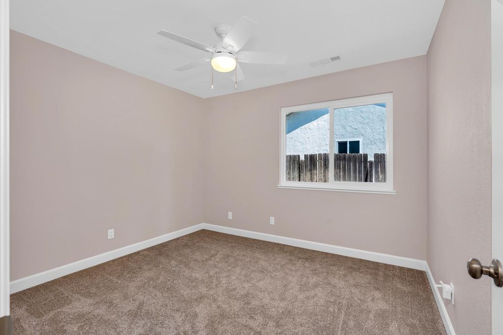 Image 25 of property listing at 825 E Decatur Avenue, Fresno, CA 93720