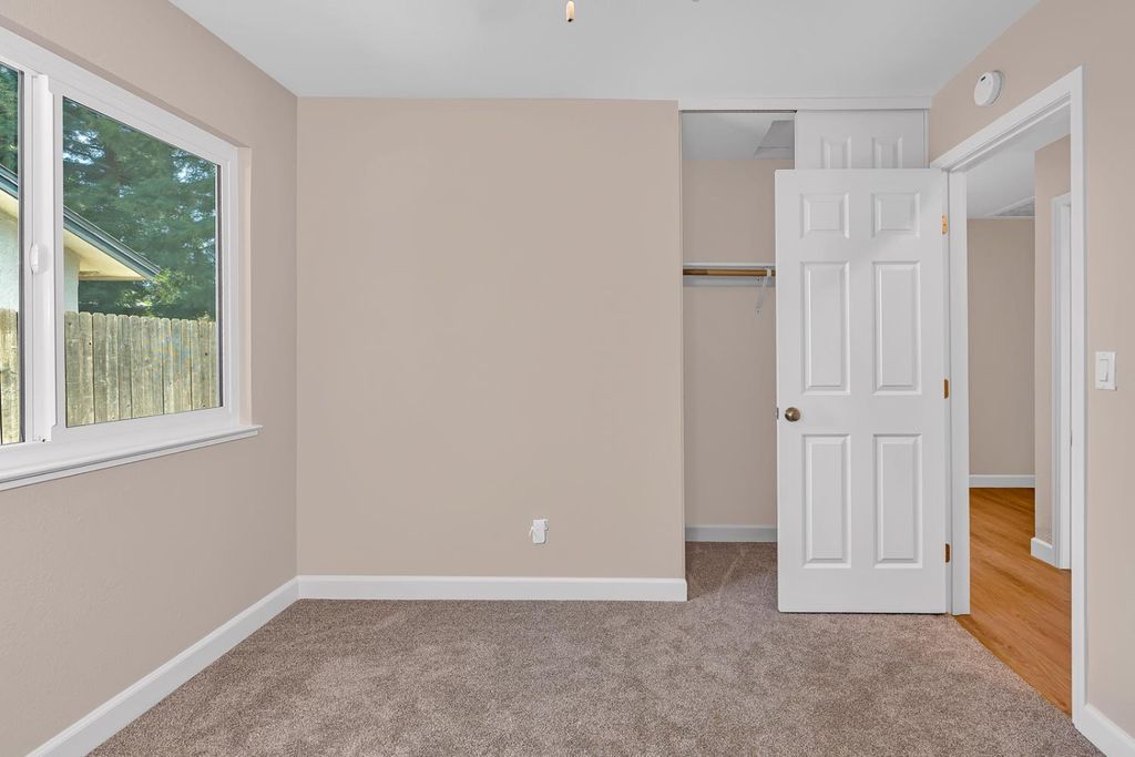 Image 26 of property listing at 825 E Decatur Avenue, Fresno, CA 93720