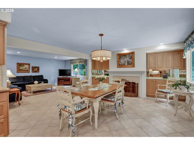 21 WESTMINSTER Dr, Lake Oswego, OR 97034