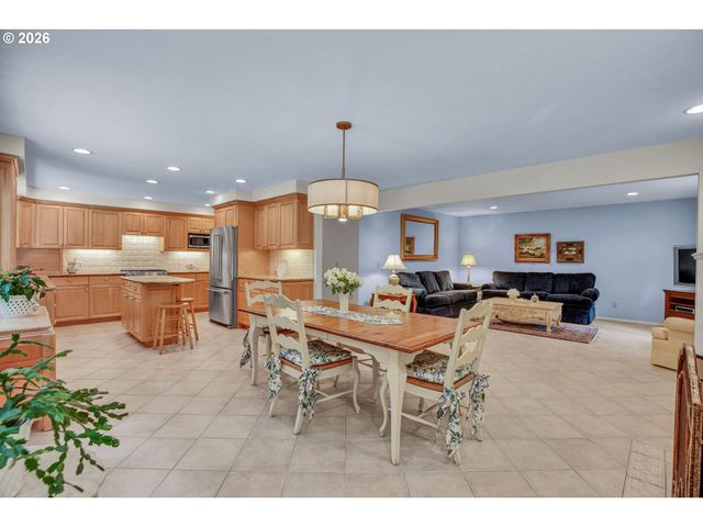 21 WESTMINSTER Dr, Lake Oswego, OR 97034