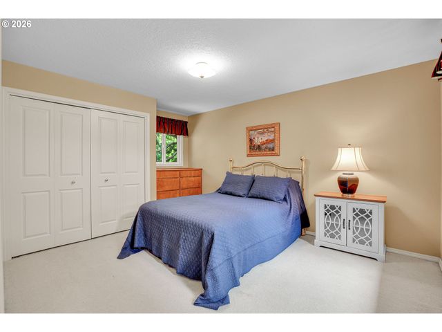 21 WESTMINSTER Dr, Lake Oswego, OR 97034