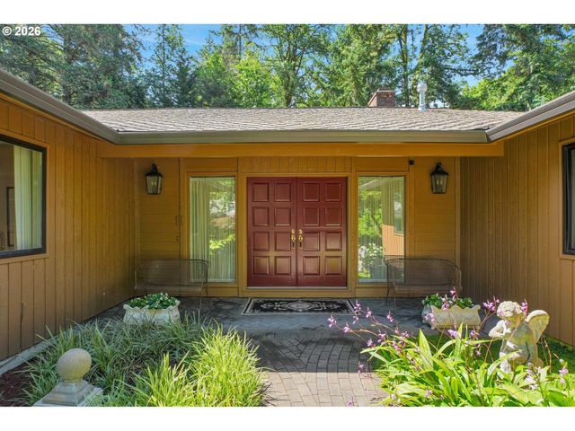 21 WESTMINSTER Dr, Lake Oswego, OR 97034