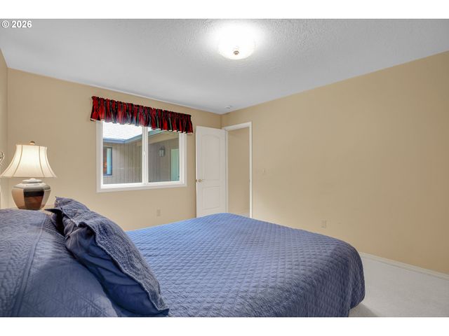 21 WESTMINSTER Dr, Lake Oswego, OR 97034