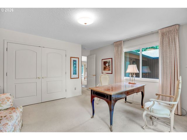 21 WESTMINSTER Dr, Lake Oswego, OR 97034