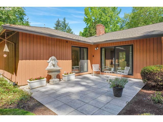 21 WESTMINSTER Dr, Lake Oswego, OR 97034