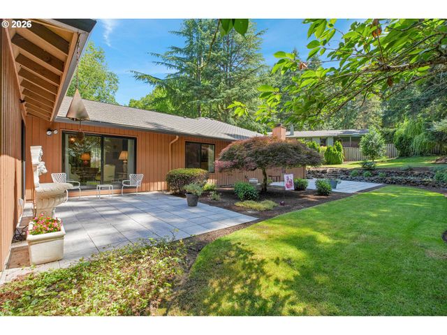 21 WESTMINSTER Dr, Lake Oswego, OR 97034