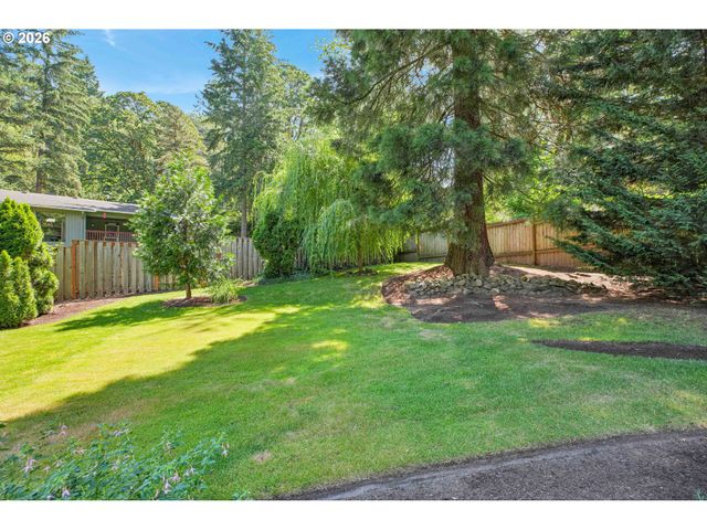 21 WESTMINSTER Dr, Lake Oswego, OR 97034
