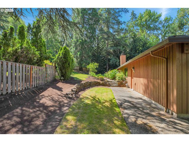 21 WESTMINSTER Dr, Lake Oswego, OR 97034