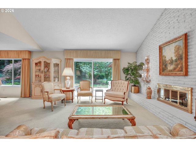 21 WESTMINSTER Dr, Lake Oswego, OR 97034