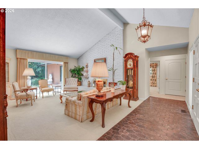 21 WESTMINSTER Dr, Lake Oswego, OR 97034