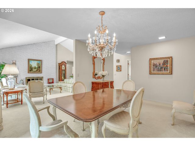 21 WESTMINSTER Dr, Lake Oswego, OR 97034