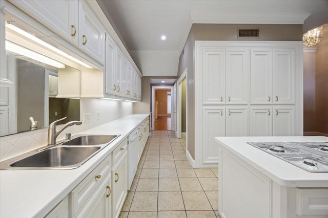 3030 Eastside Street, Houston, TX 77098