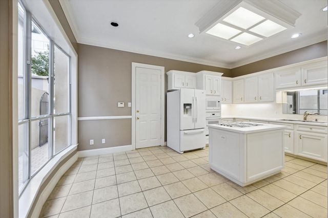 3030 Eastside Street, Houston, TX 77098
