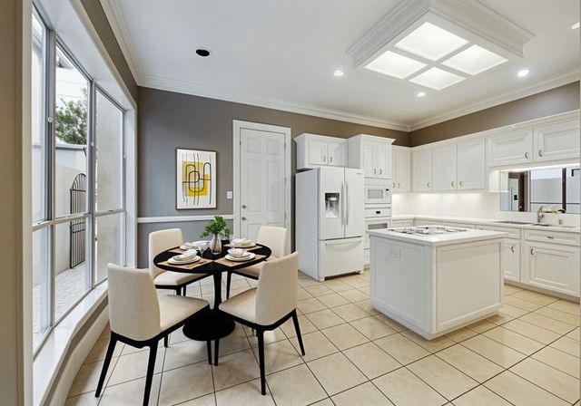 3030 Eastside Street, Houston, TX 77098
