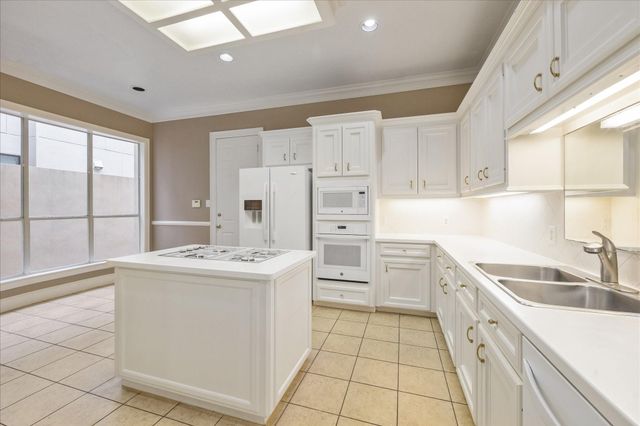3030 Eastside Street, Houston, TX 77098