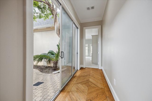 3030 Eastside Street, Houston, TX 77098