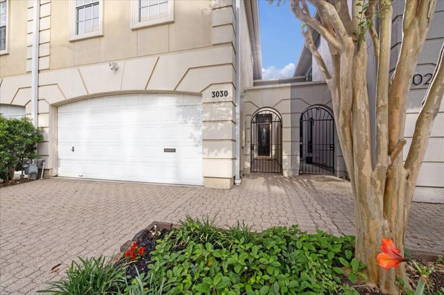 3030 Eastside Street, Houston, TX 77098